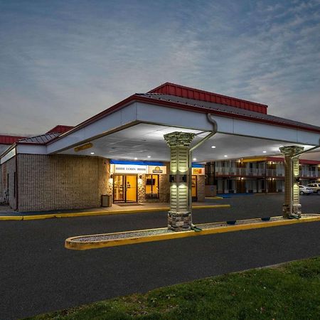Super 8 By Wyndham Perrysburg-Toledo Exterior foto