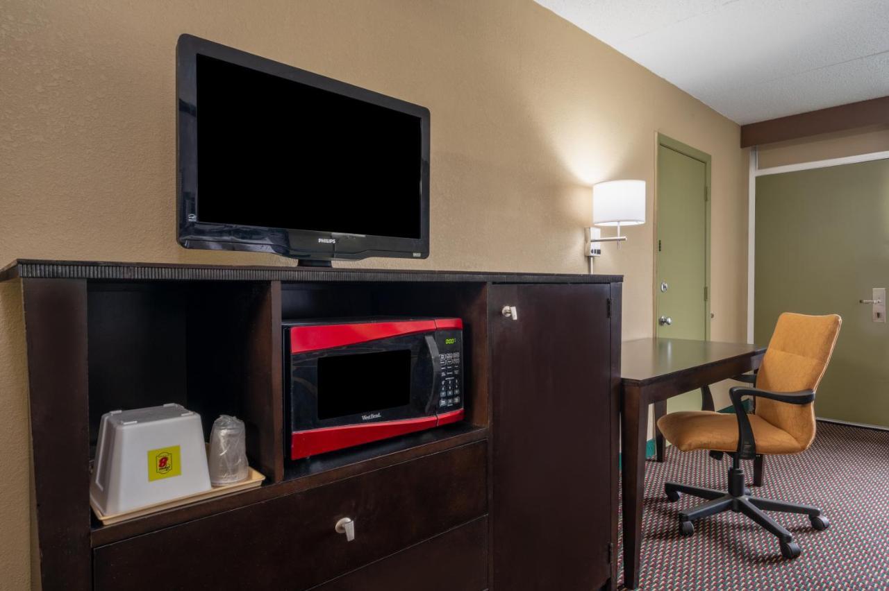 Super 8 By Wyndham Perrysburg-Toledo Exterior foto