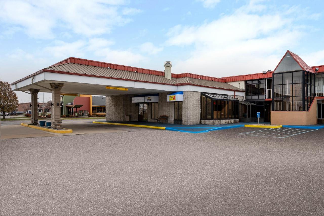 Super 8 By Wyndham Perrysburg-Toledo Exterior foto