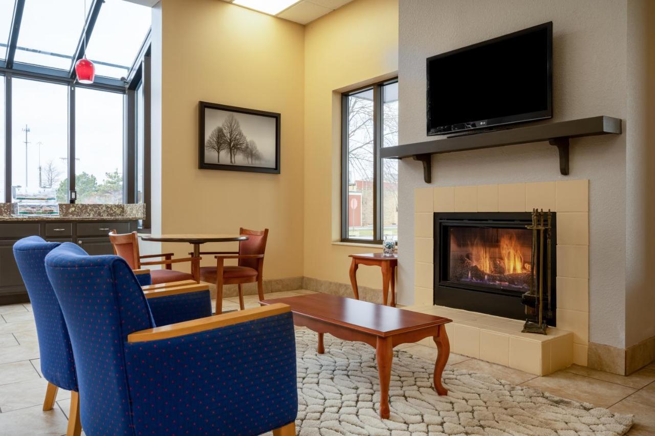 Super 8 By Wyndham Perrysburg-Toledo Exterior foto