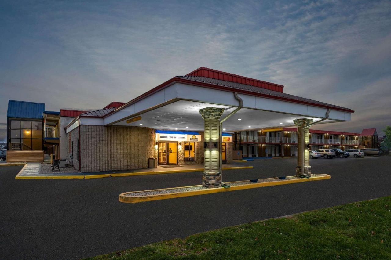 Super 8 By Wyndham Perrysburg-Toledo Exterior foto