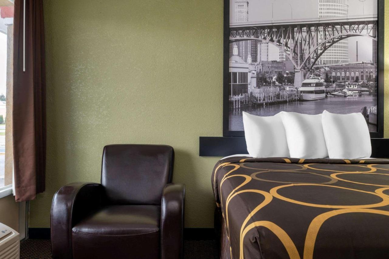 Super 8 By Wyndham Perrysburg-Toledo Exterior foto