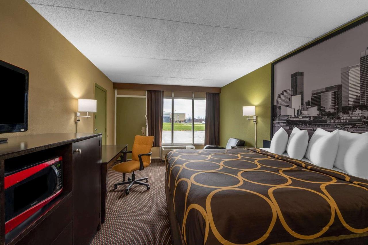 Super 8 By Wyndham Perrysburg-Toledo Exterior foto