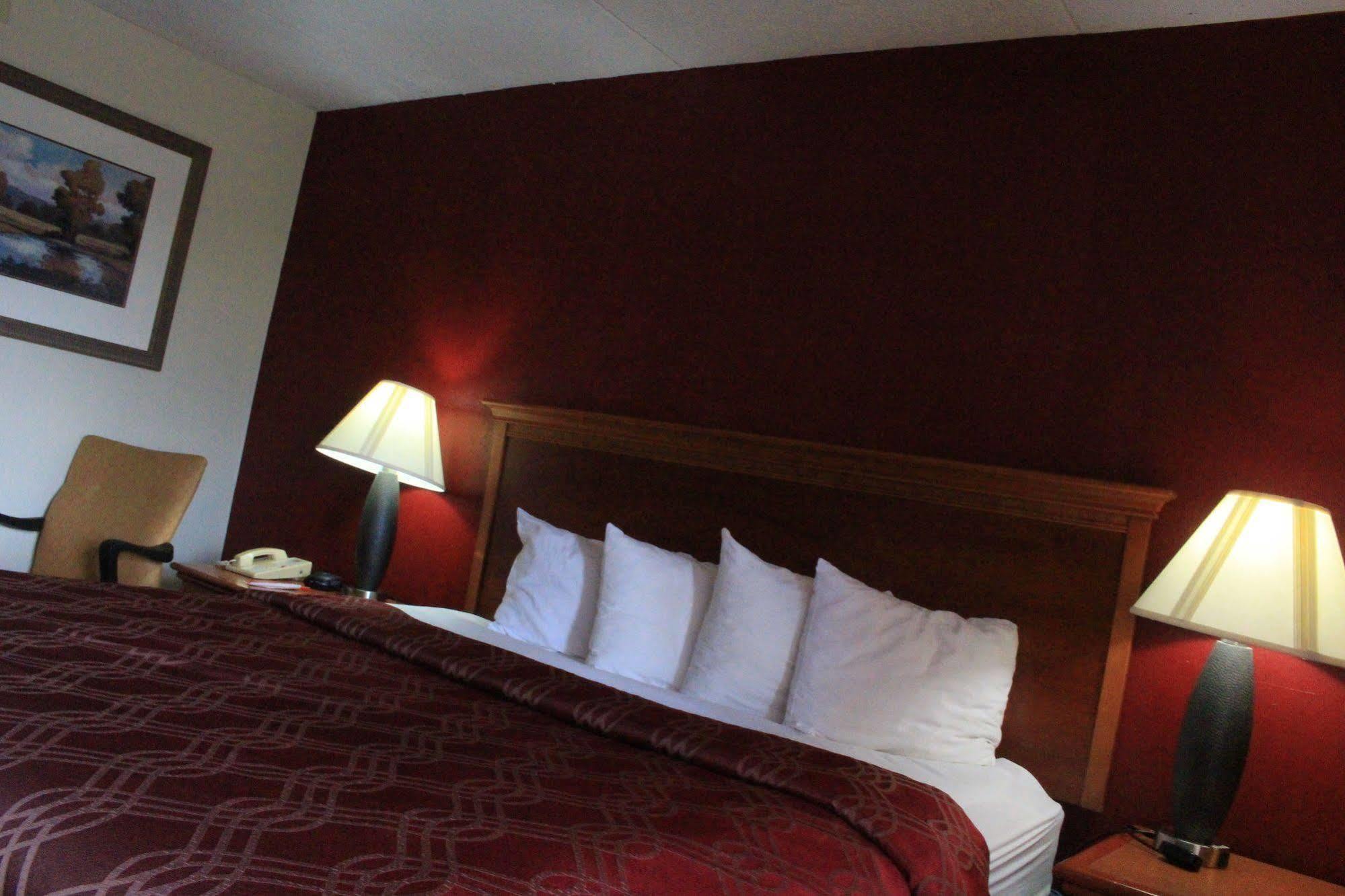 Super 8 By Wyndham Perrysburg-Toledo Exterior foto