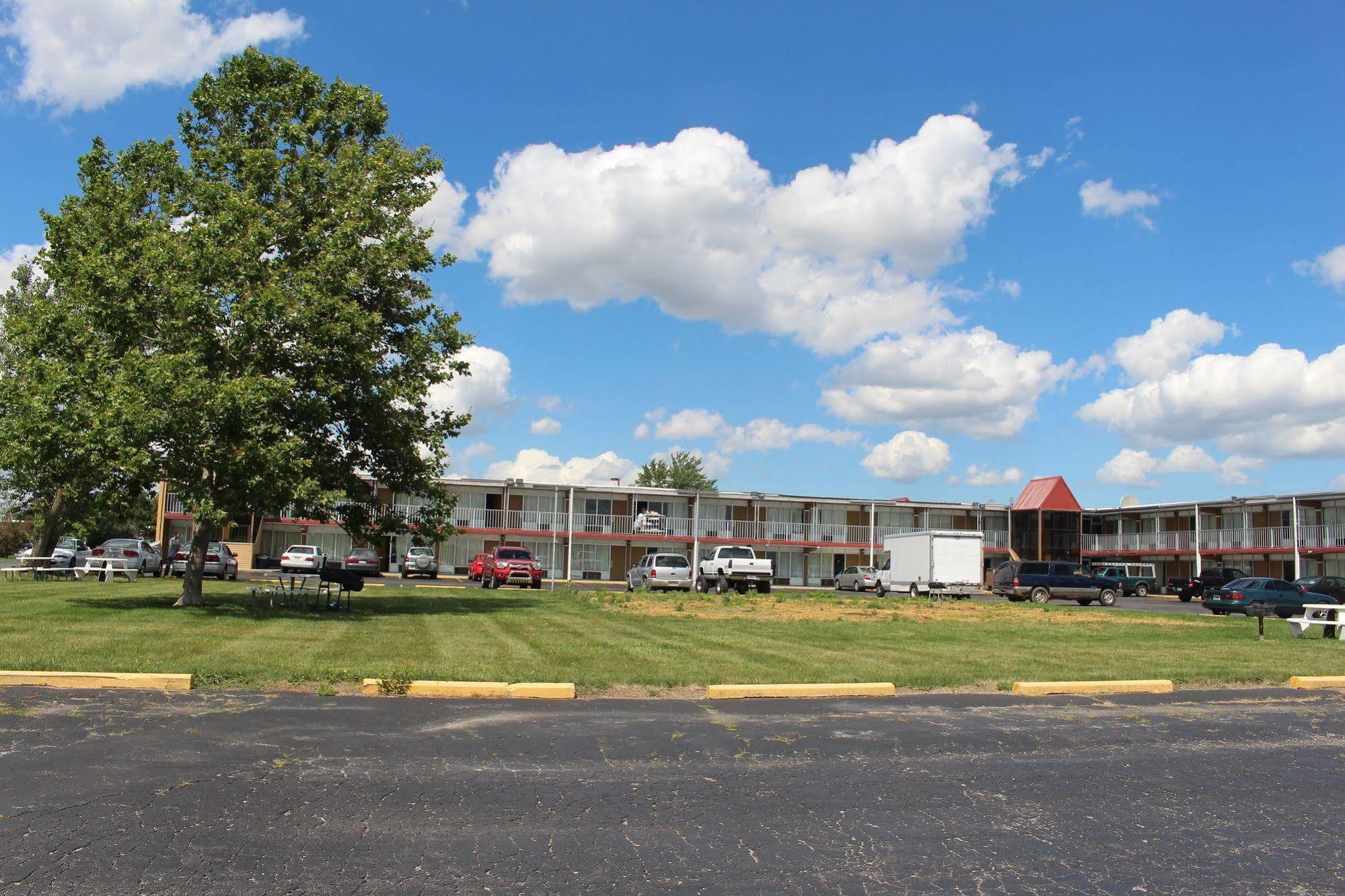 Super 8 By Wyndham Perrysburg-Toledo Exterior foto